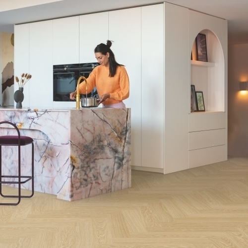 Вінілова плитка Quick-Step Ciro Herringbone Дуб чистий рум'янець AVHBU40359
